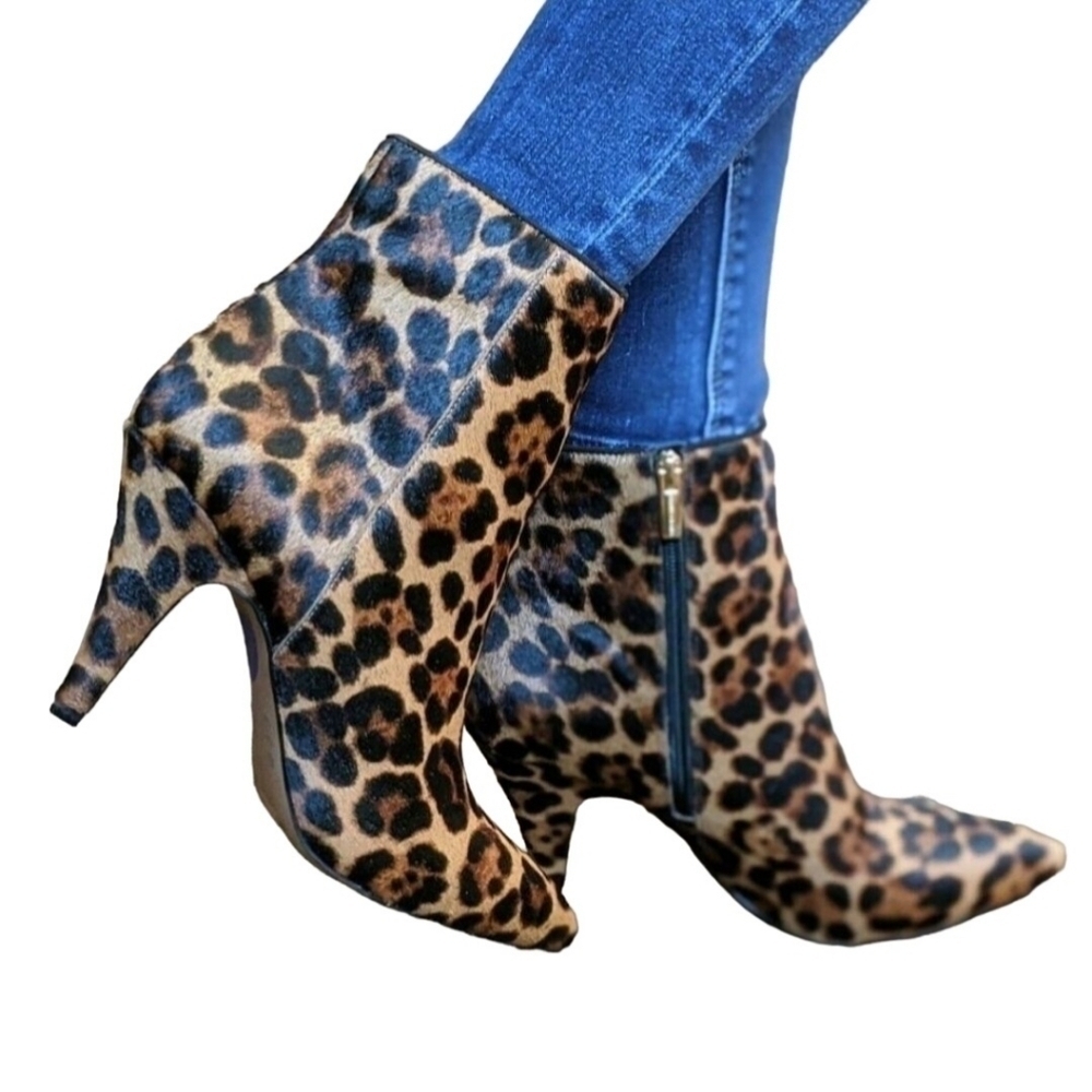 Vince Camuto Nandi 2 Calf Hair Leopard Zip Pointed Toe Mobwife Bootie Size 7
